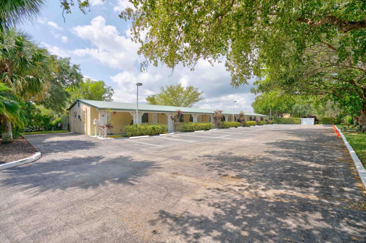 Tequesta Palms Inn מראה חיצוני תמונה